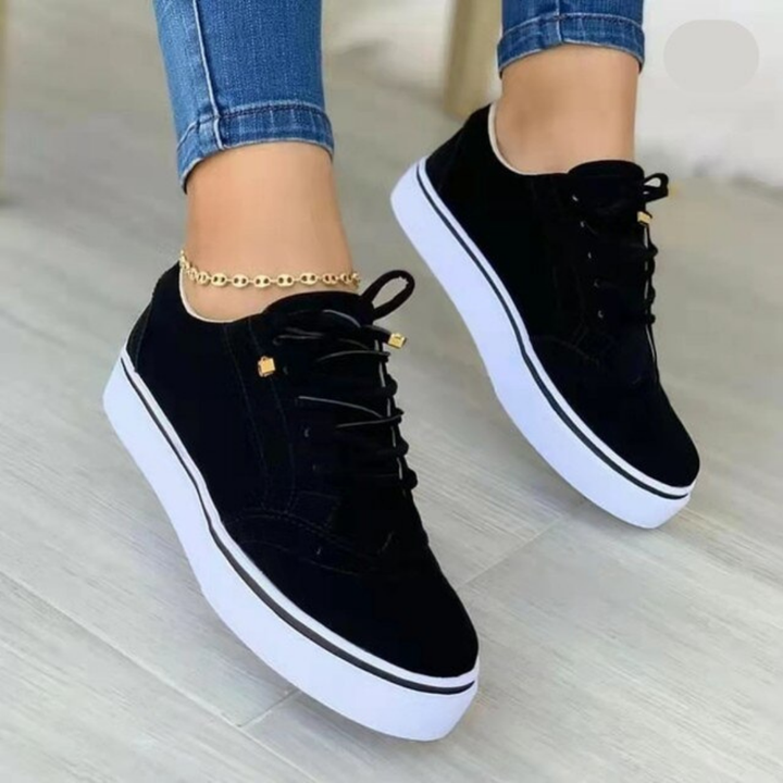 Damen Sneakers mit dicker Sohle und Perforiertem Design