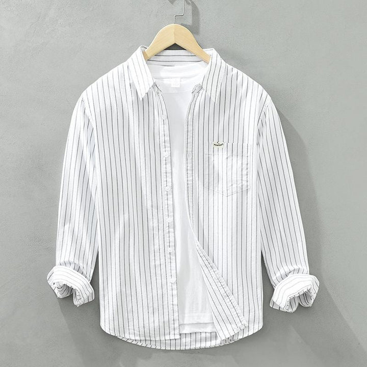 Herren Button-Down-Hemd mit dünnen Streifen