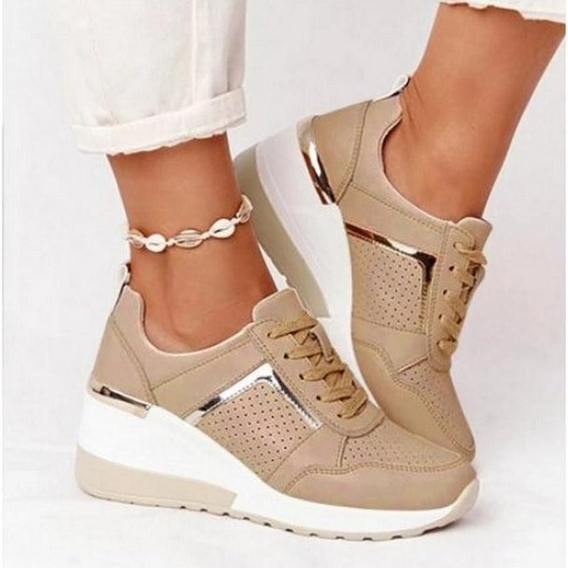 Damen Keil-Sneaker mit Perforierungen