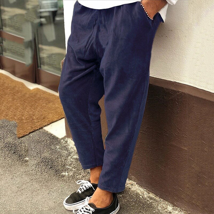 Herren Ganzjahres-Cordhose mit Taschen
