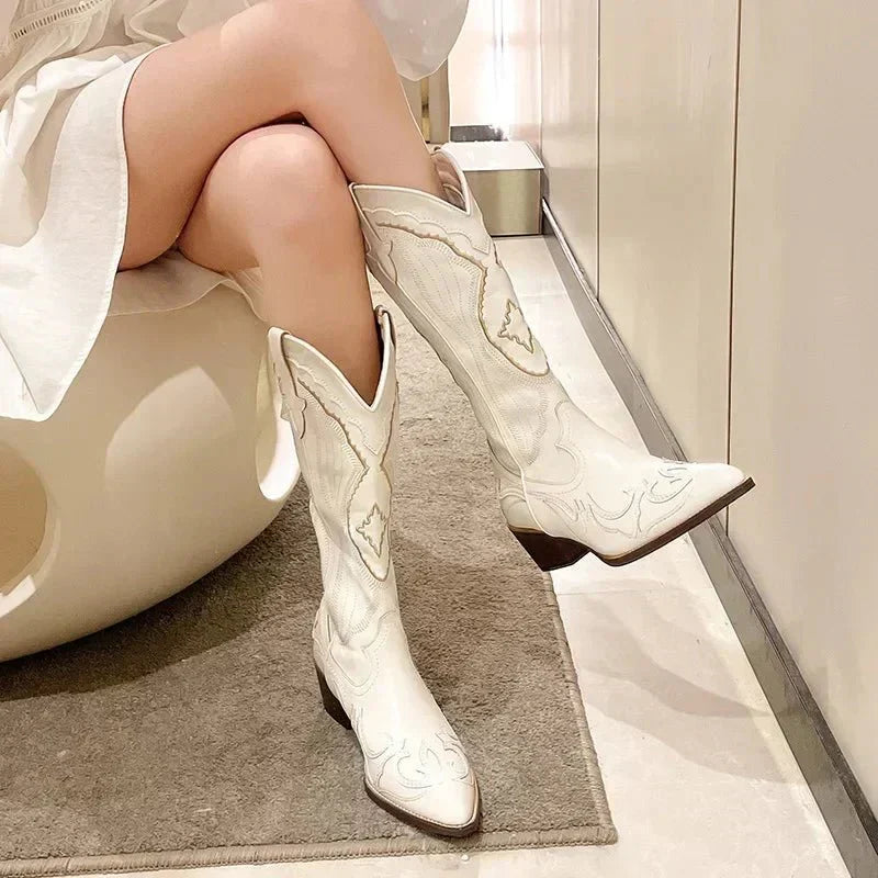 Stilvolle Cowboy-Stiefel Für Damen | Wadenlang