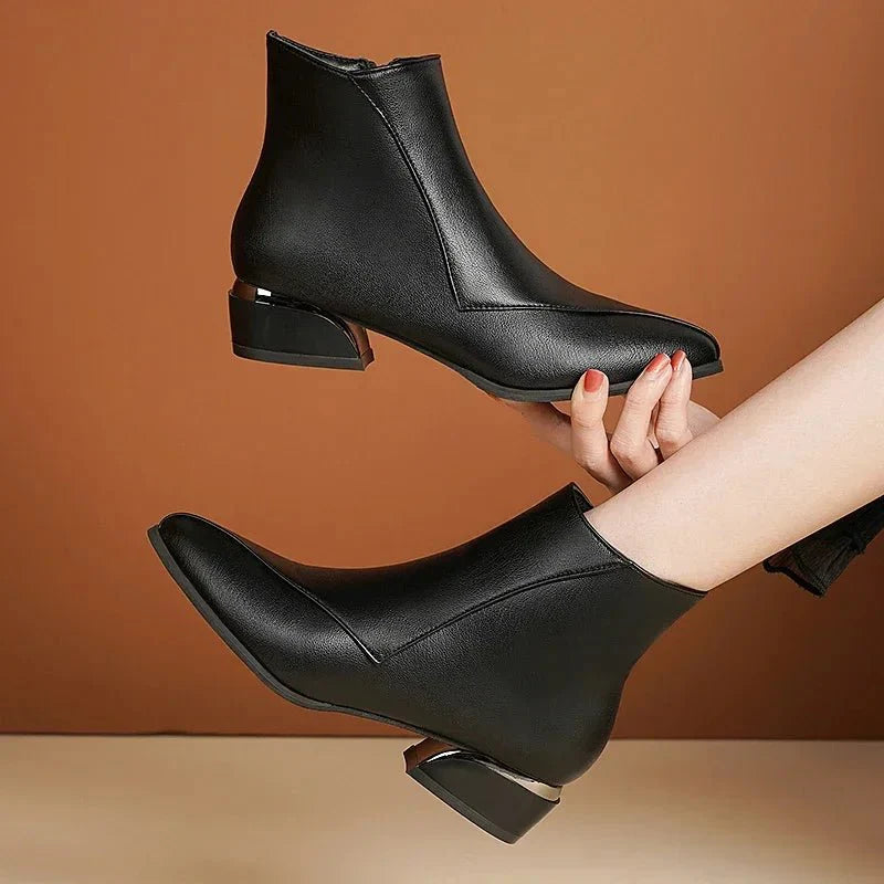 Damen Stiefeletten aus veganem Leder mit seitlichem Reißverschluss