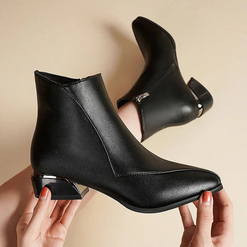 Damen Stiefeletten aus veganem Leder mit seitlichem Reißverschluss