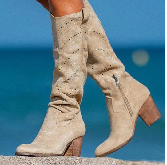 Damen Kniehohe Wildlederstiefel mit Nietenverzierung