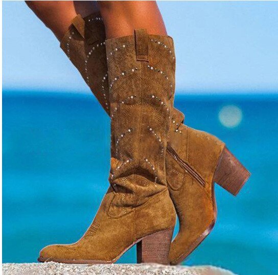 Damen Kniehohe Wildlederstiefel mit Nietenverzierung